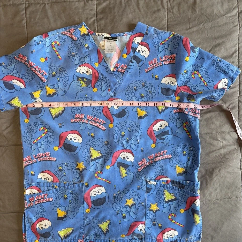 Sesame Street Cookie Monster Santa Christmas Medium Blue Scrub Top Kidcore - Picture 4 of 11